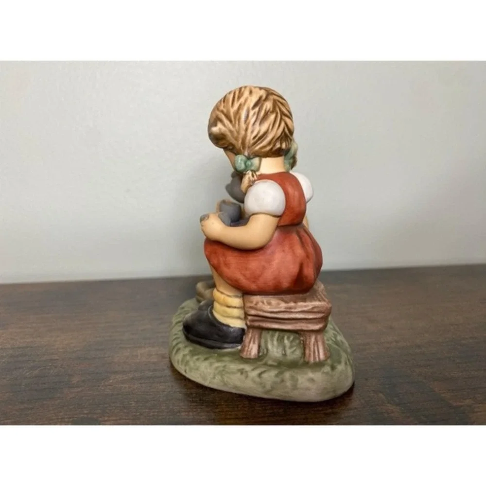 Berta‎ Hummel Figurine 